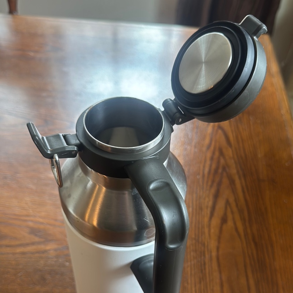Stanley White and Black Insulated Bottle - Picture 11 of 11
